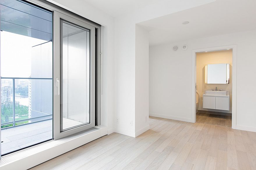 2501 1480 Howe Street