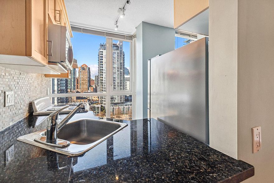 1202 1188 Richards Street