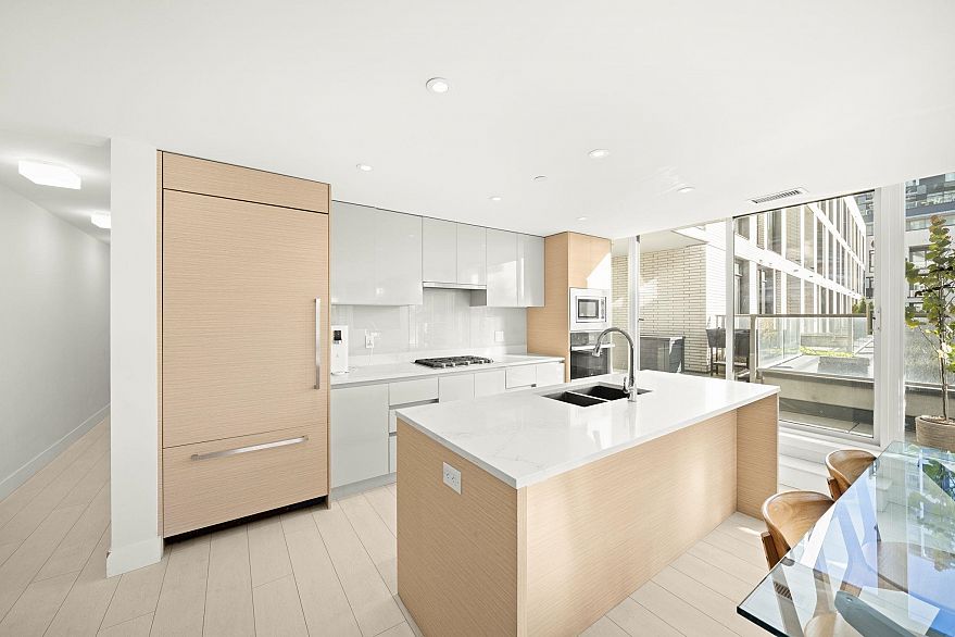 320 3538 Sawmill Crescent