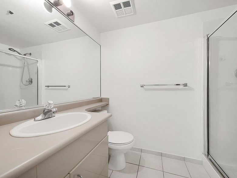 307 3061 E Kent Avenue North