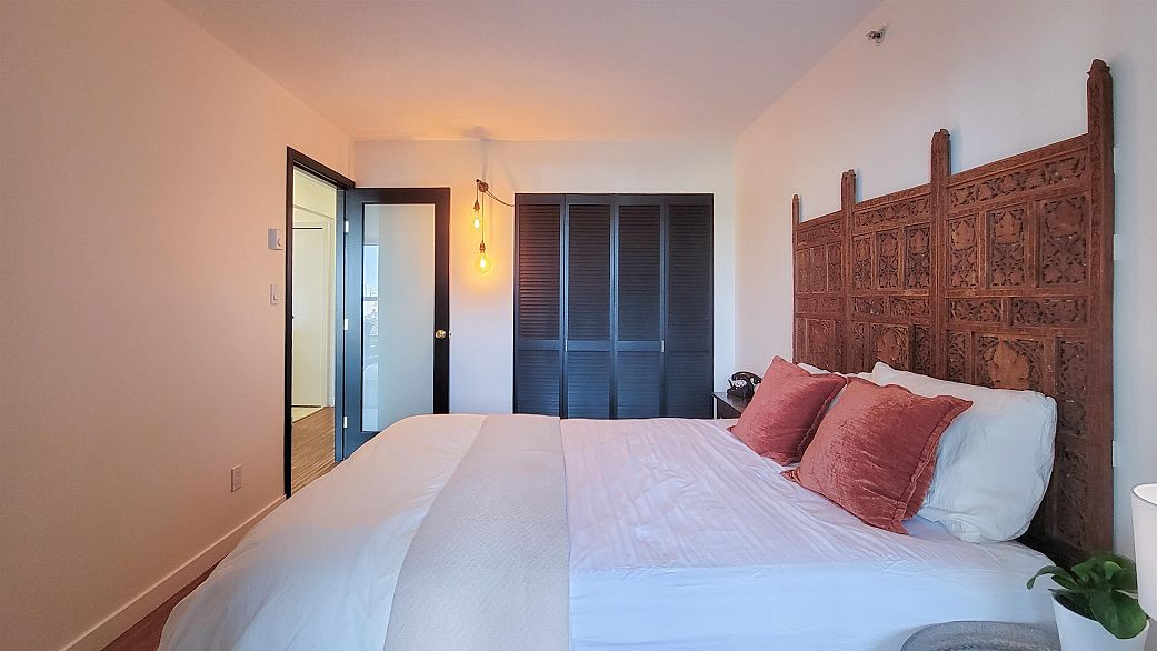 503 288 E 8th Avenue