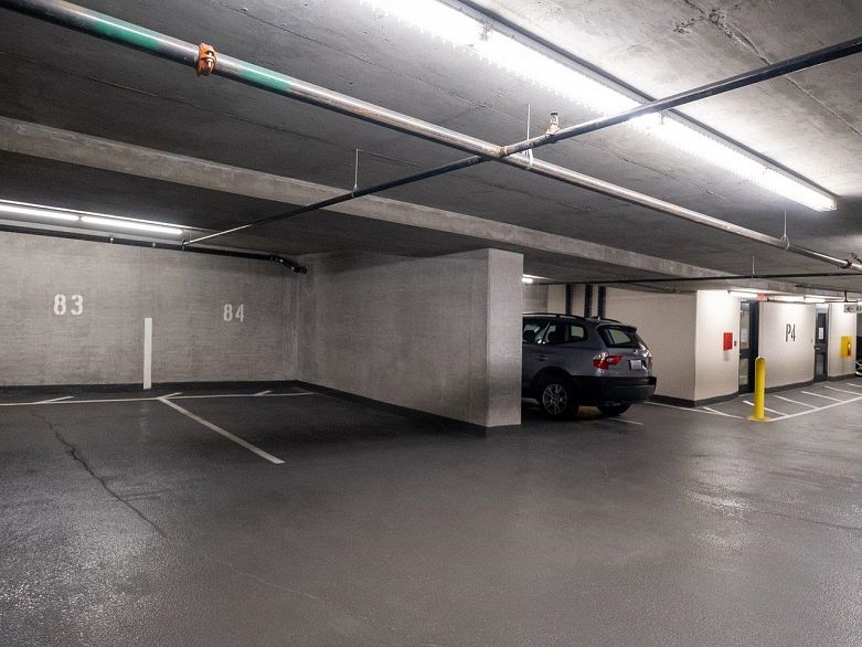 3307 1028 Barclay Street