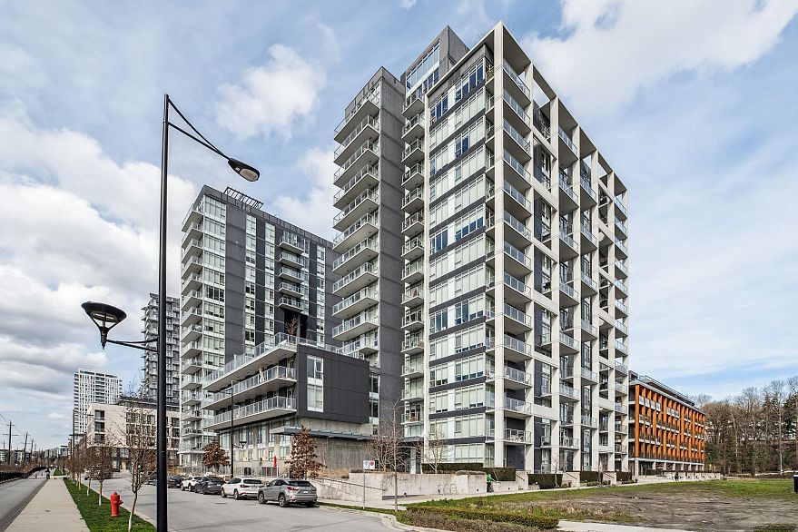 702 3581 E Kent Ave North