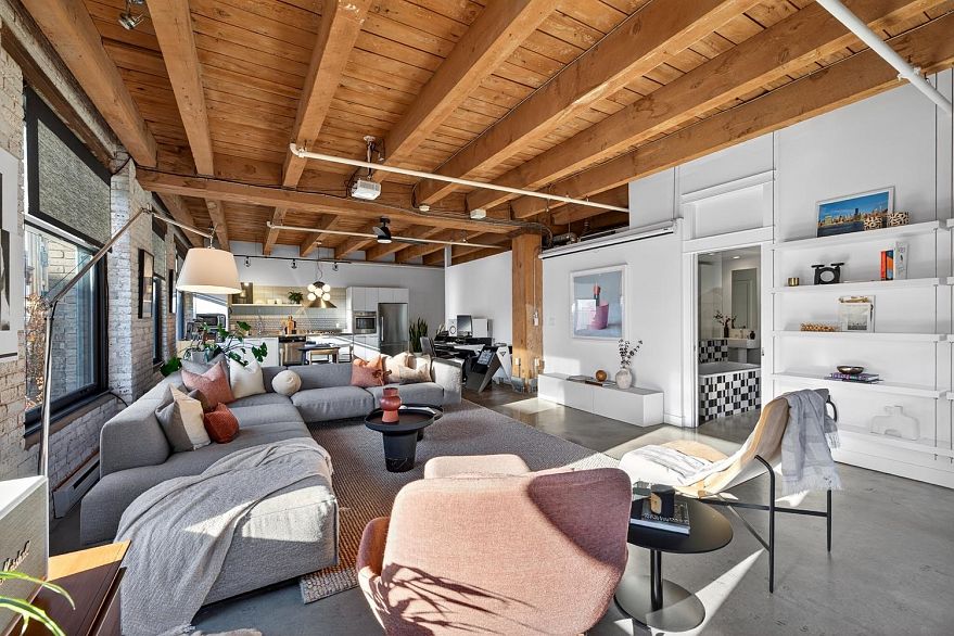 411 55 E Cordova Street