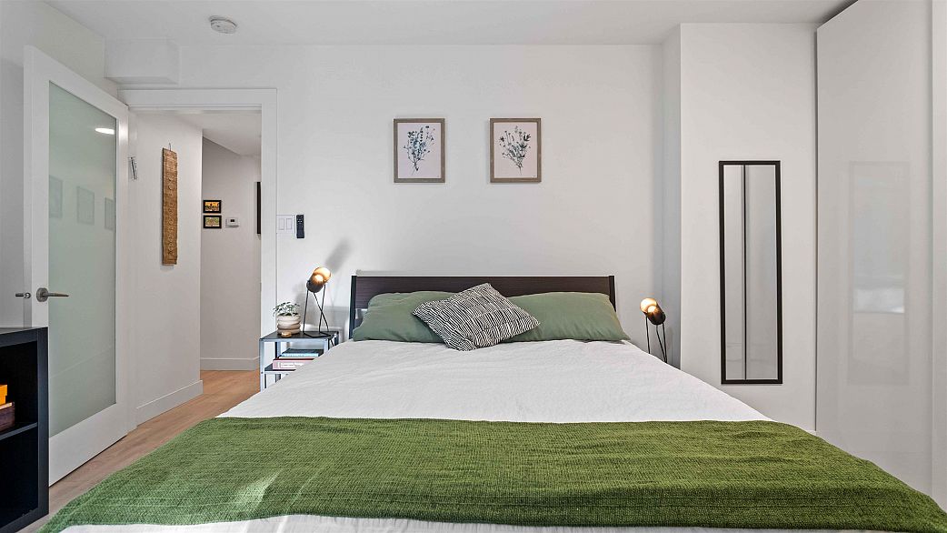 318 1345 W 15th Avenue