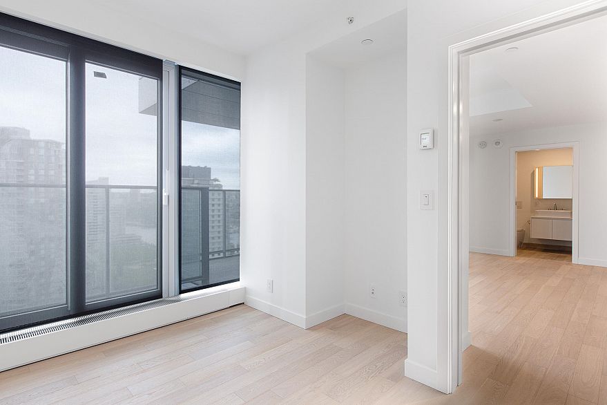 2501 1480 Howe Street