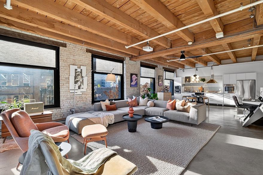 411 55 E Cordova Street