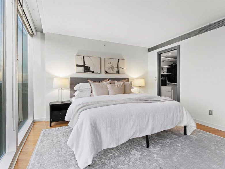 3204 938 Nelson Street