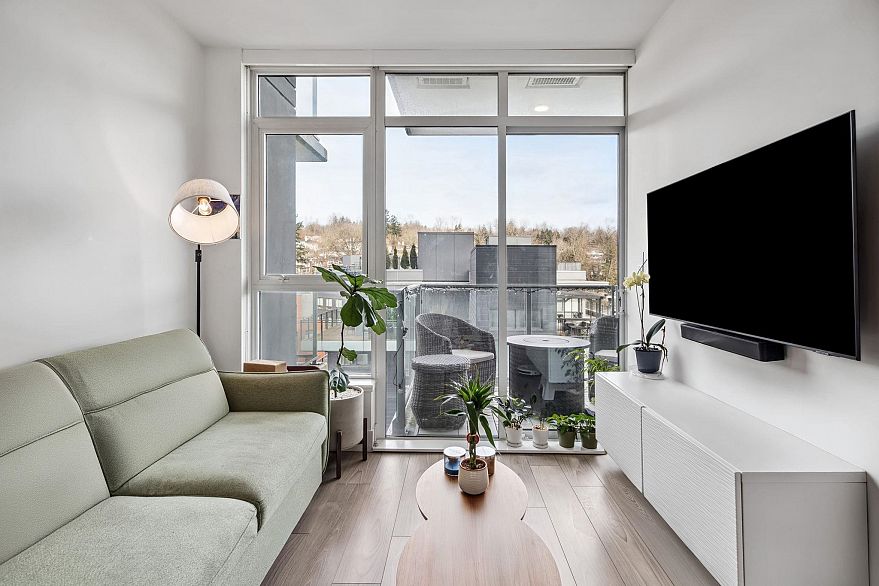 702 3581 E Kent Ave North