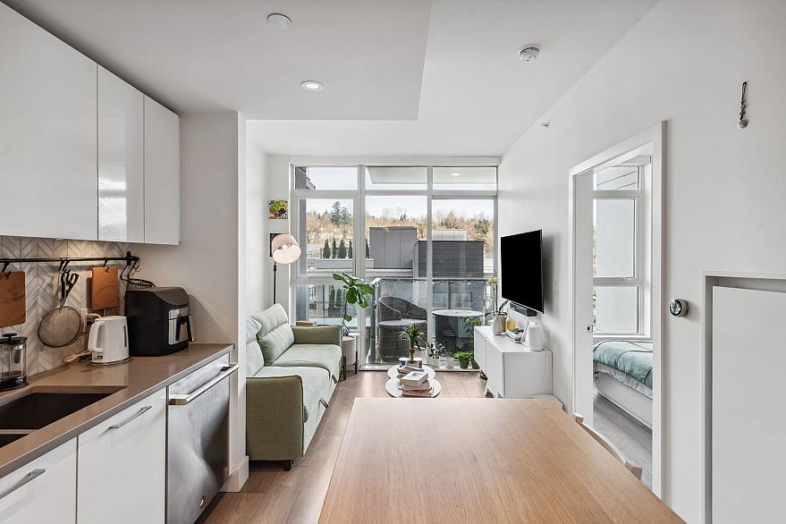 702 3581 E Kent Ave North