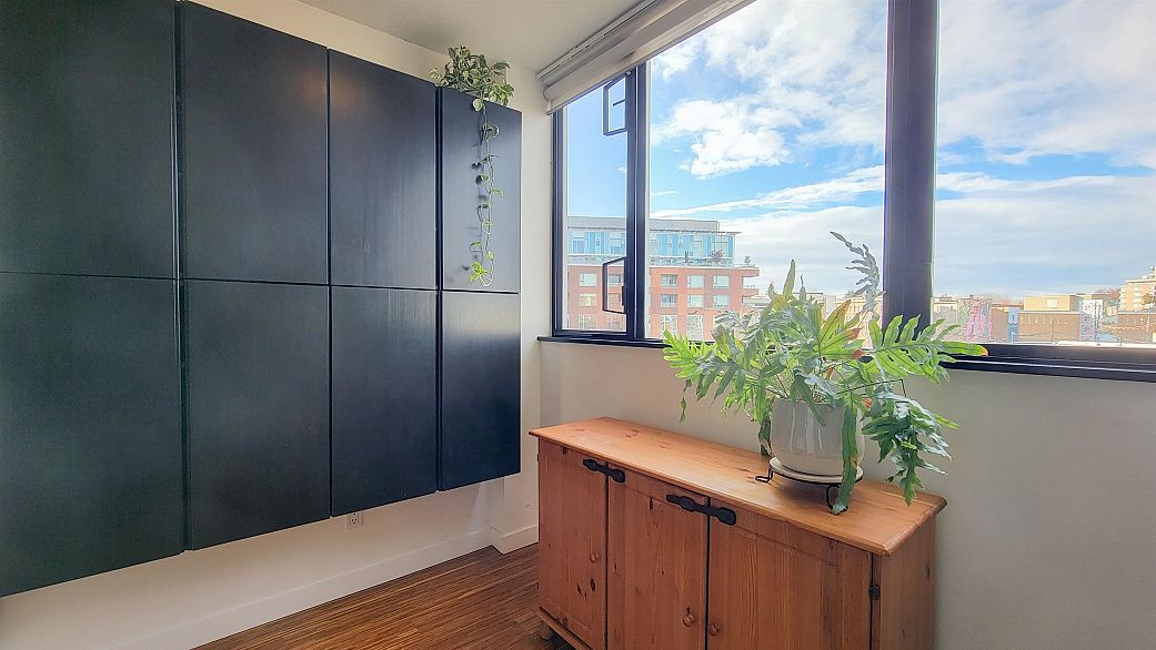 503 288 E 8th Avenue