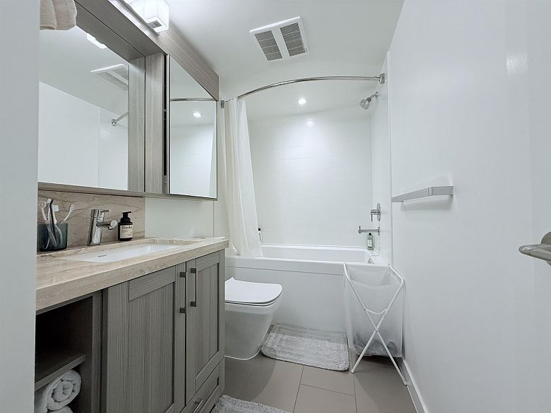 2101 5470 Ormidale Street