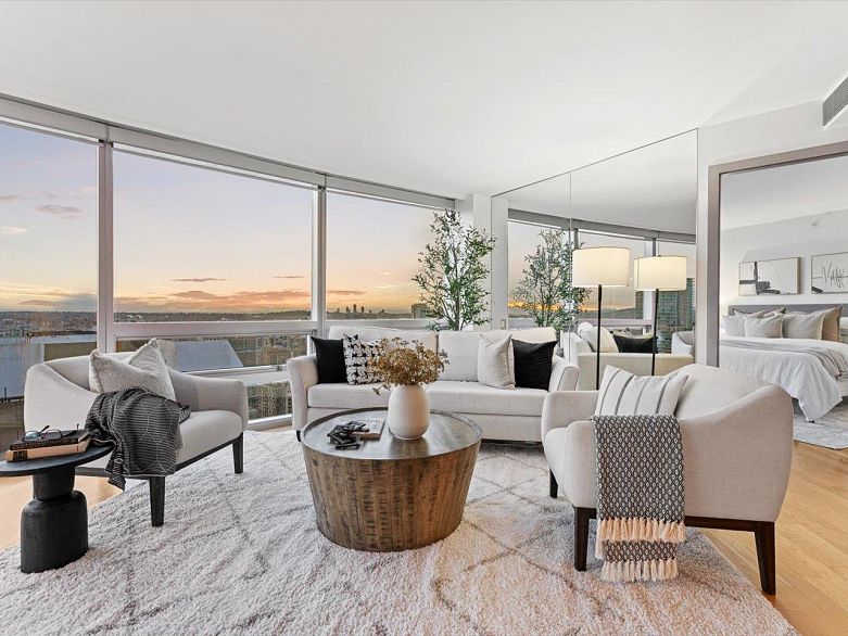 3204 938 Nelson Street