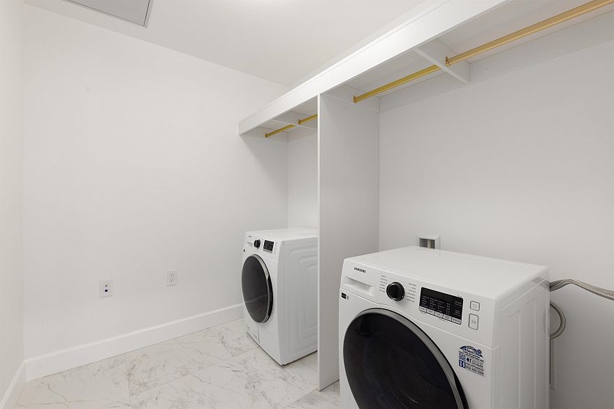 101 3668 W 10th Avenue