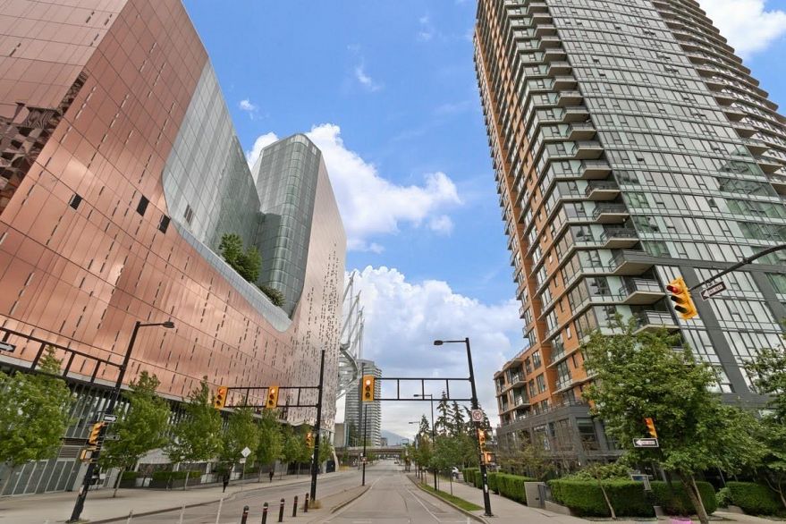 1902 33 Smithe Street