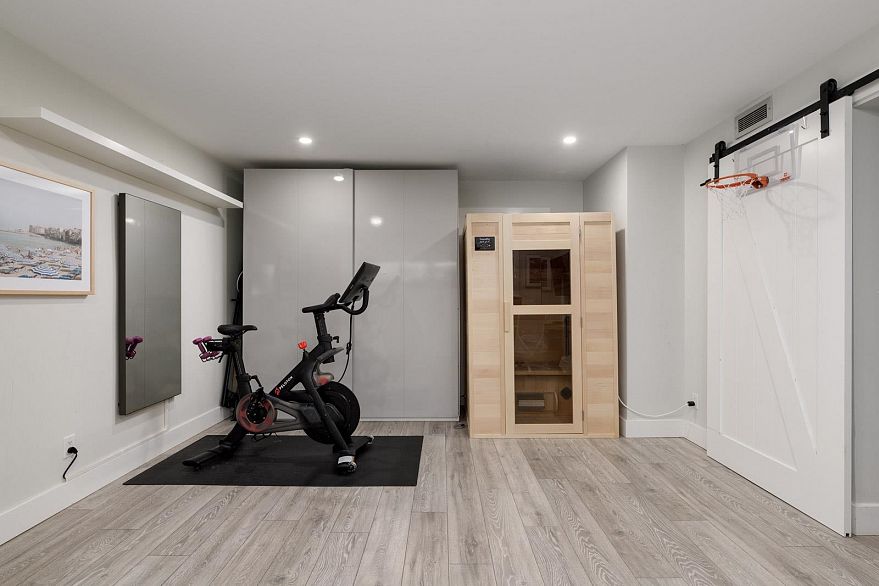 919 E 27TH AVENUE, Vancouver BC V5V 2L3