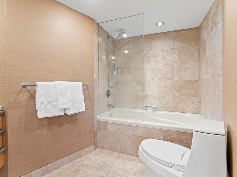 3204 938 Nelson Street