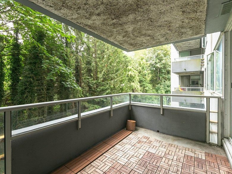 307 3061 E Kent Avenue North