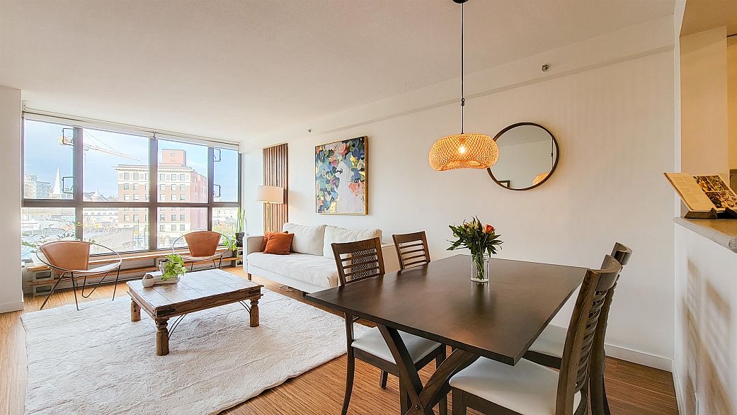 503 288 E 8th Avenue