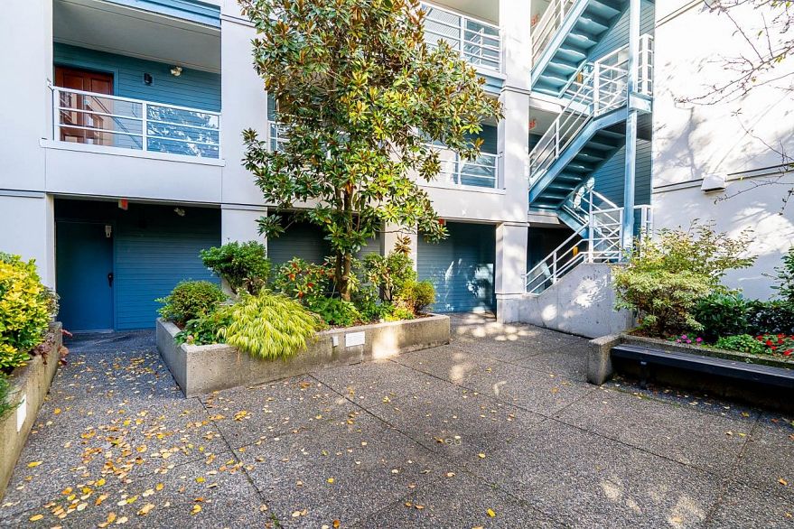 106 2575 W 4th Avenue