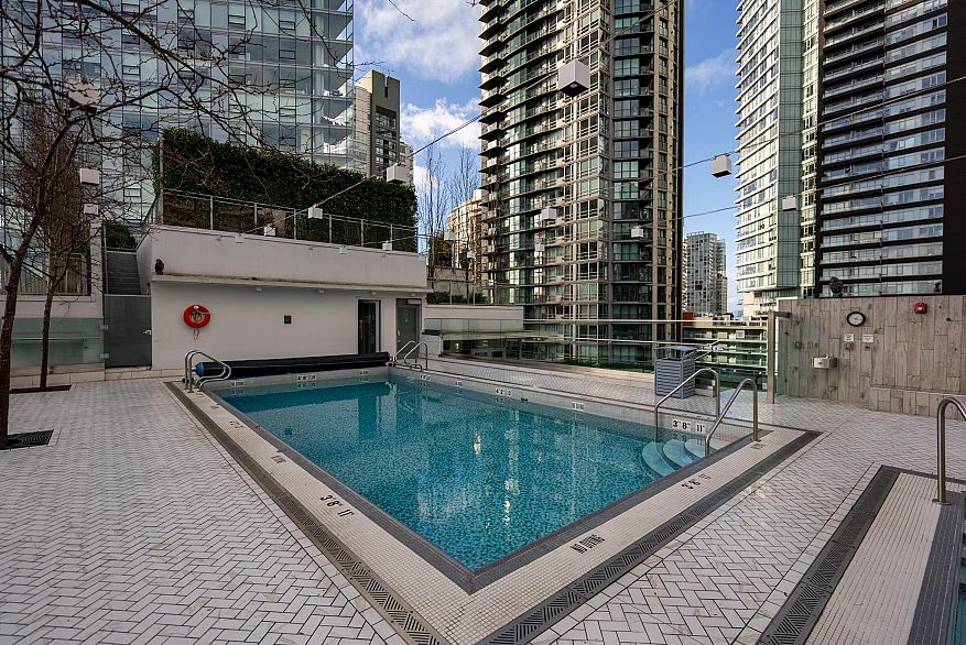 2502 499 Pacific Street