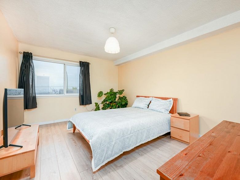 201 2336 Wall Street