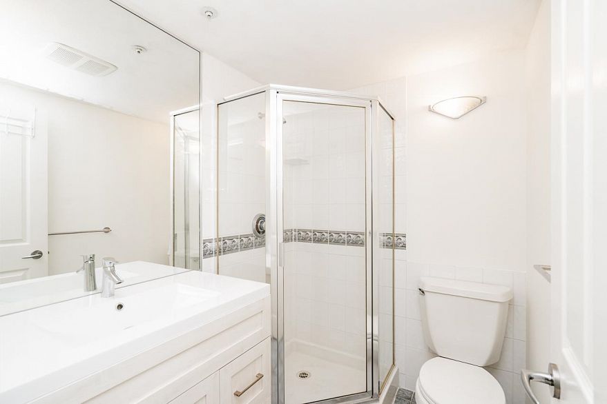 106 2575 W 4th Avenue