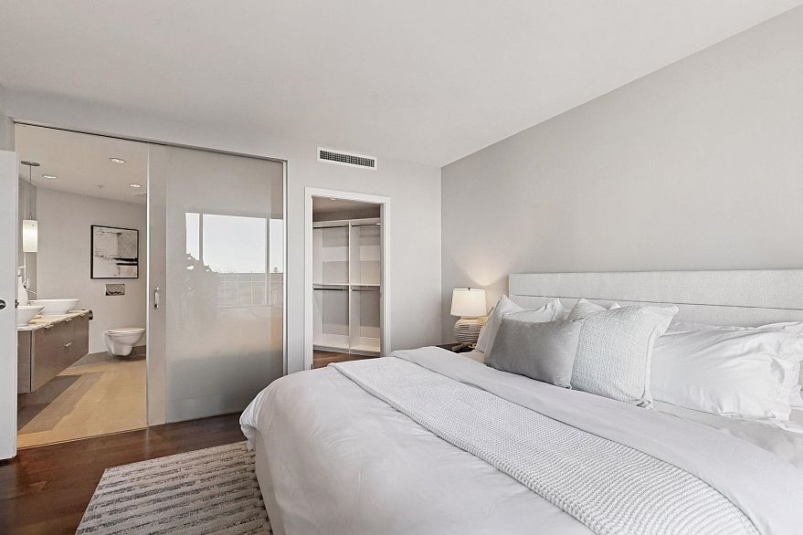 3309 1111 Alberni Street