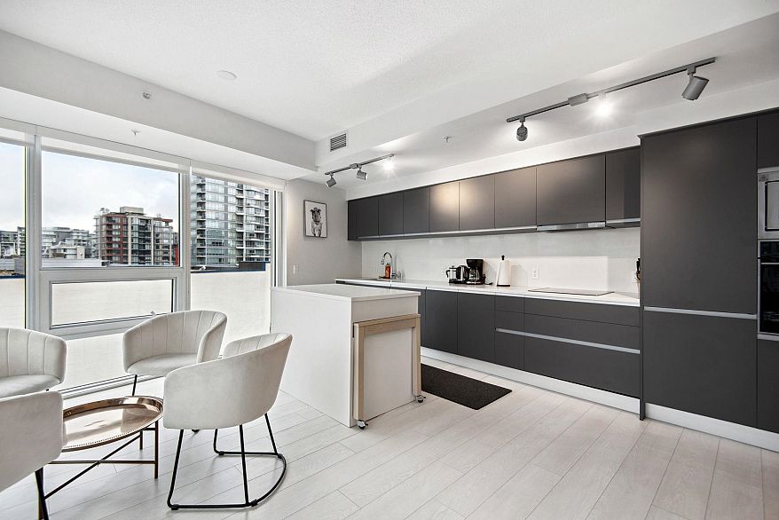 602 180 E 2nd Avenue