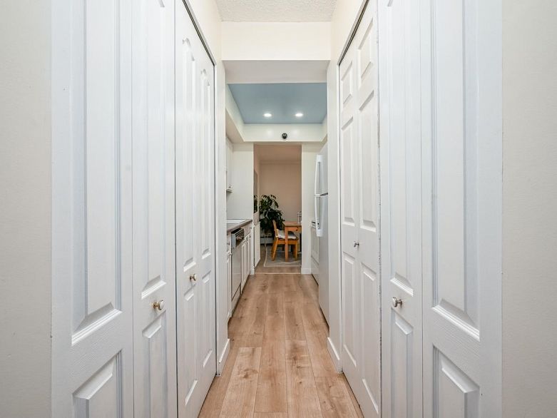 201 2336 Wall Street