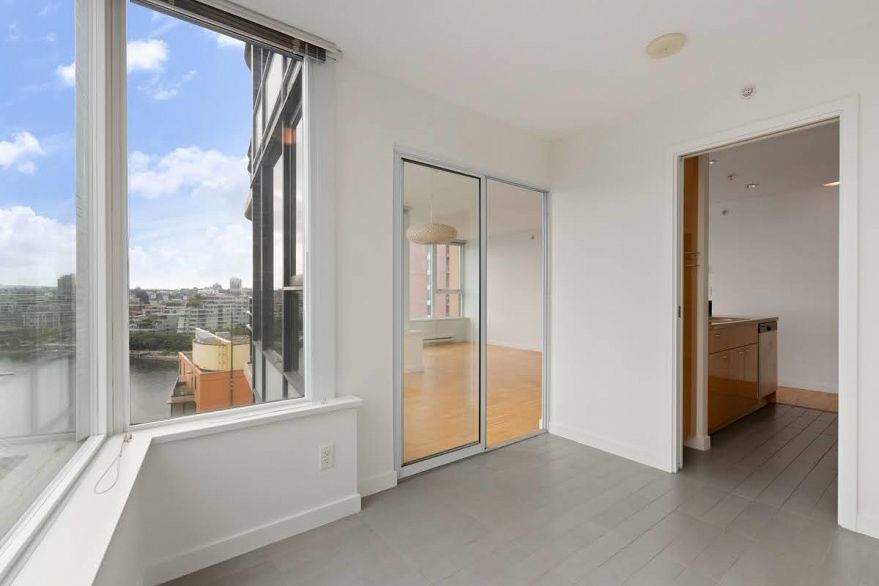 1902 33 Smithe Street