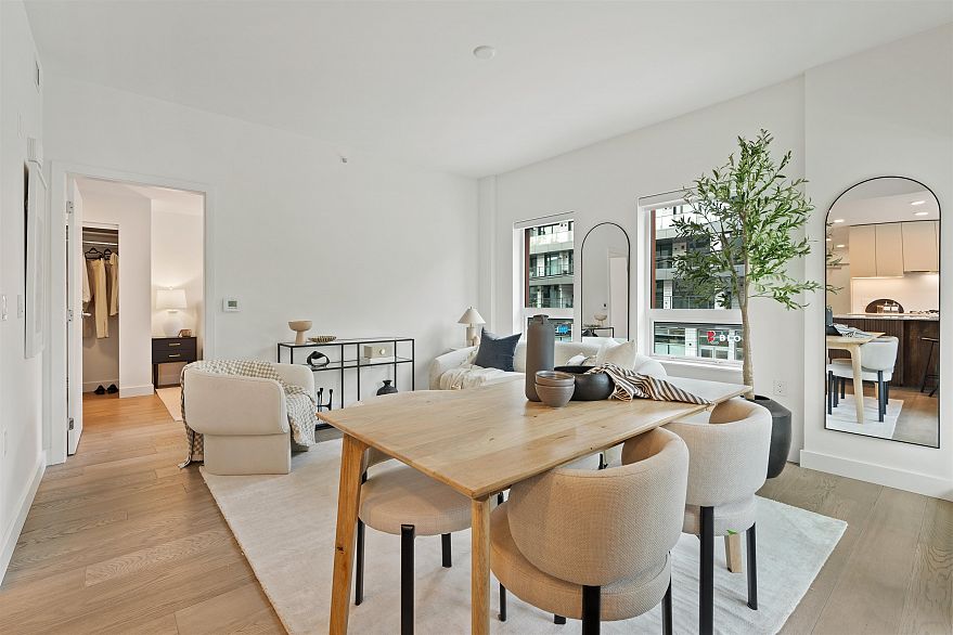 201 3590 W 39th Avenue