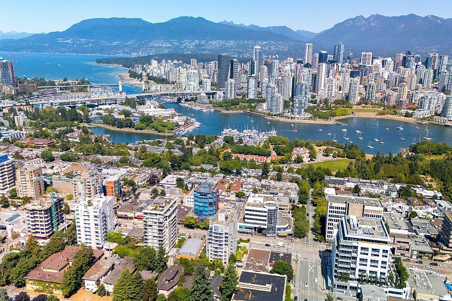 302 1030 W Broadway Street