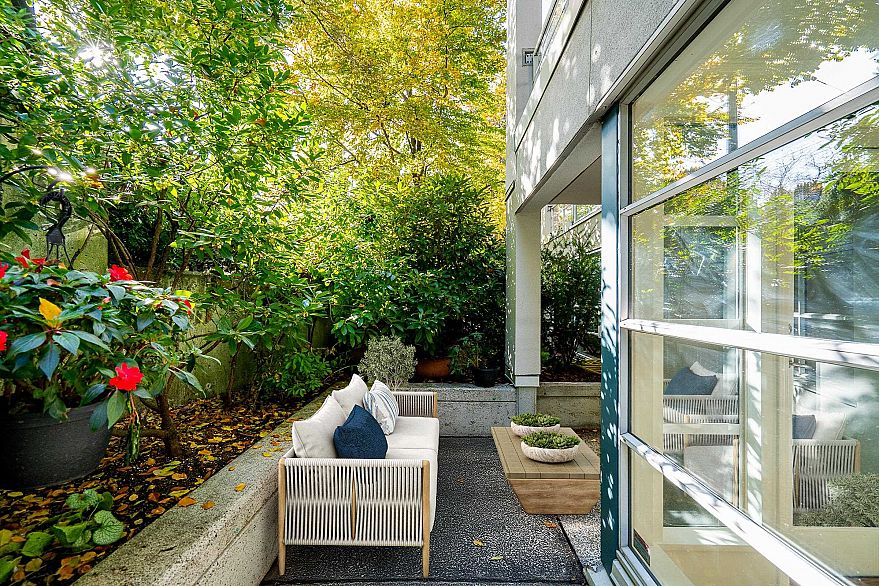 106 2575 W 4th Avenue