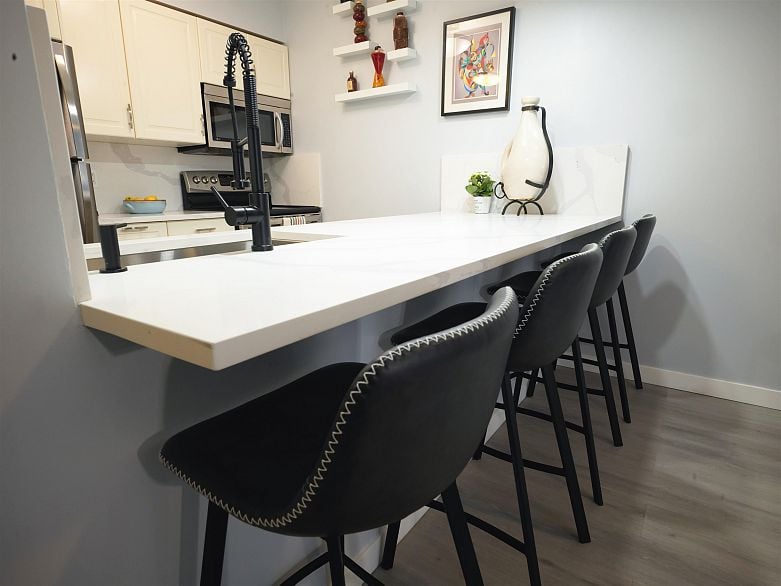 204 1550 Mariner Walk