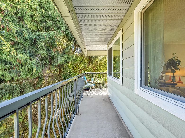 406 334 E 5th Avenue