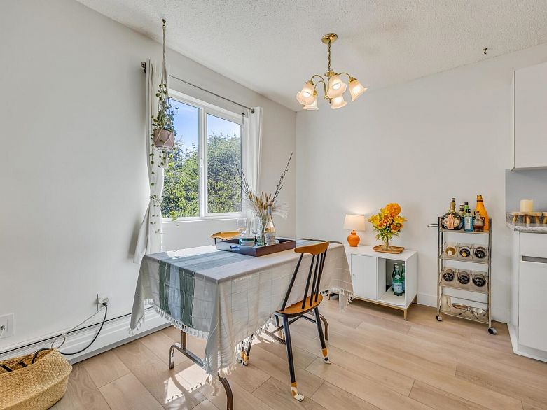 406 334 E 5th Avenue