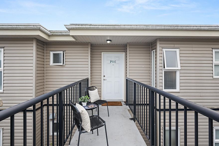 PH6 2265 E Hastings Street