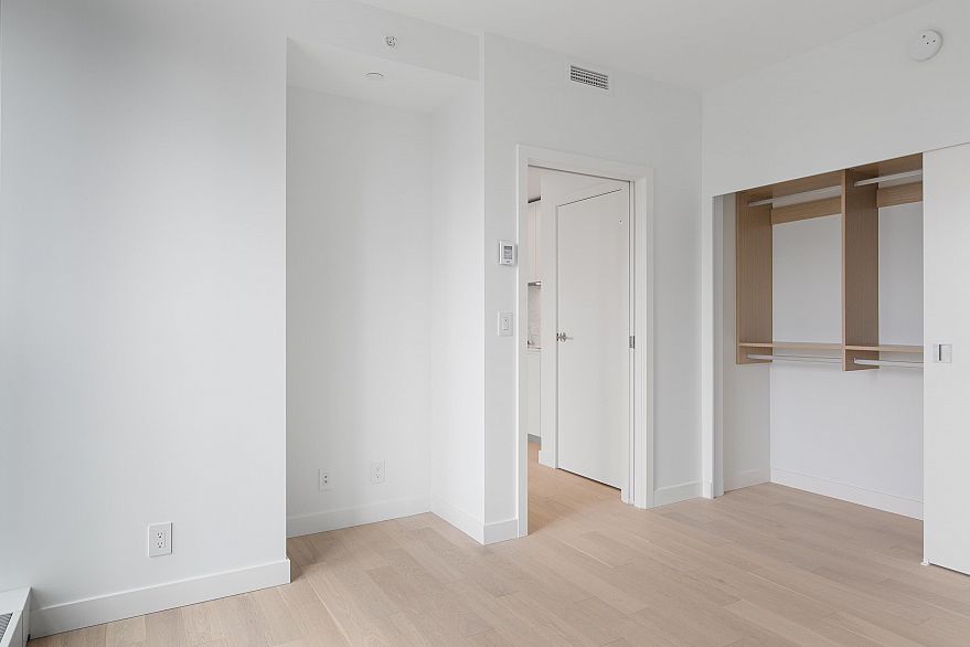 2501 1480 Howe Street