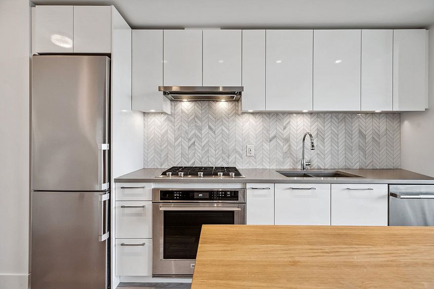 702 3581 E Kent Ave North