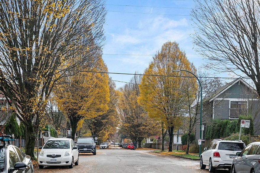 PH6 2265 E Hastings Street