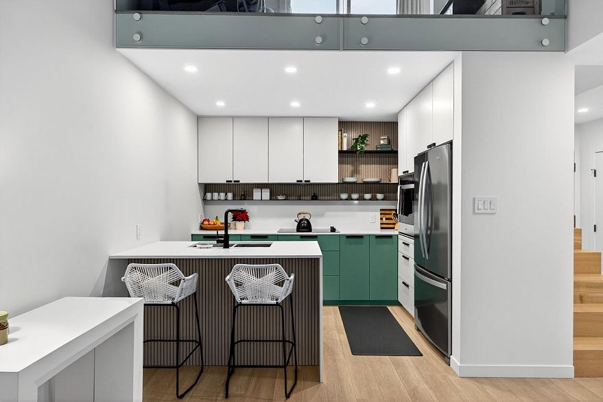 314 1429 E 4th Avenue