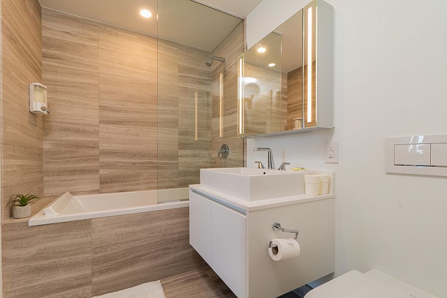 2010 1480 Howe Street