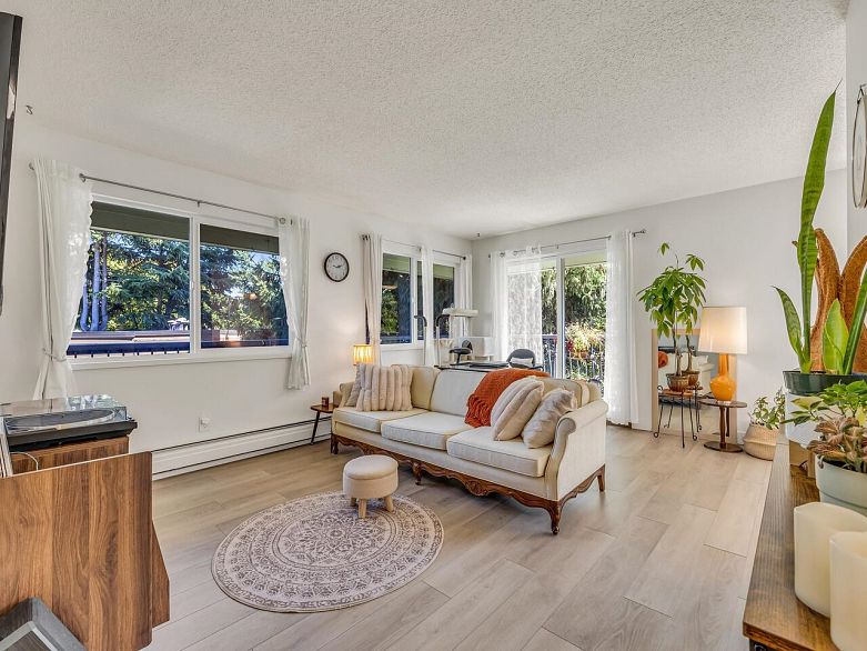 406 334 E 5th Avenue