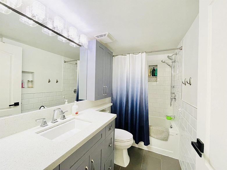 2 3238 Quebec Street