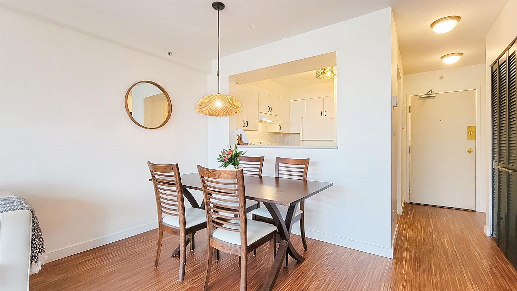 503 288 E 8th Avenue