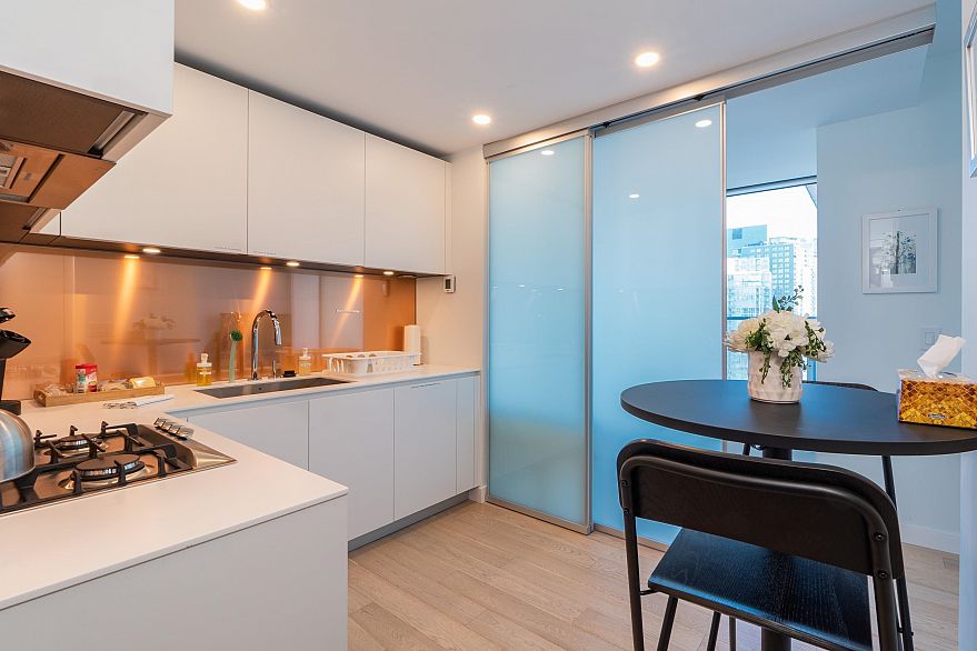 2010 1480 Howe Street