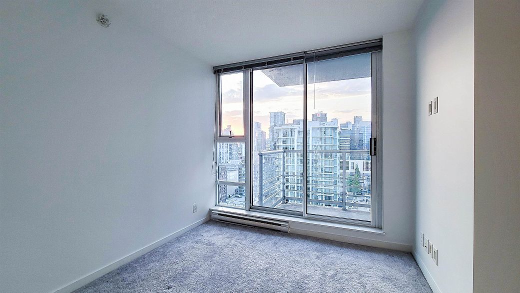 2506 111 W Georgia Street