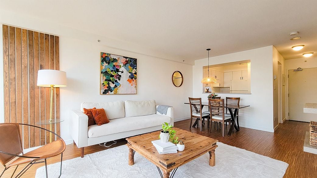 503 288 E 8th Avenue