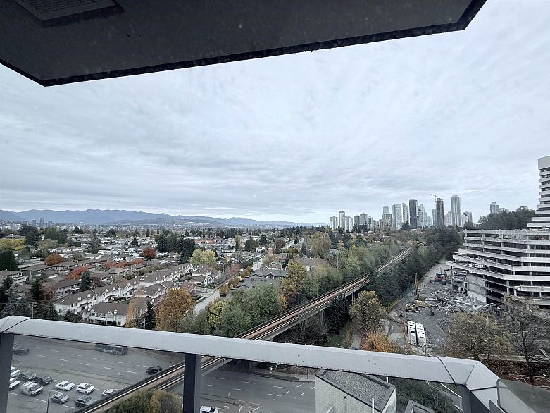 2101 5470 Ormidale Street